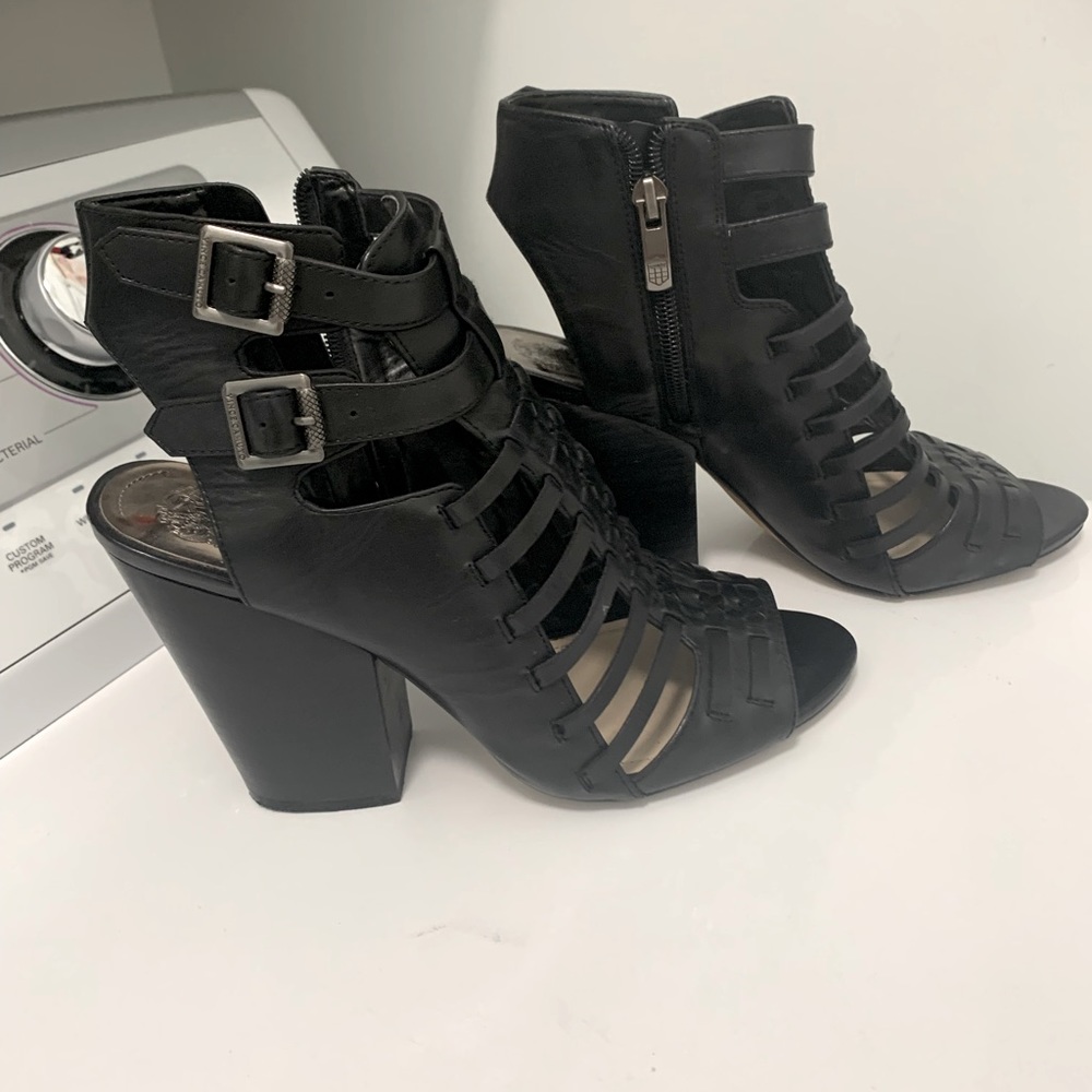 Vince opentoe shoe :2 .5 inch heel